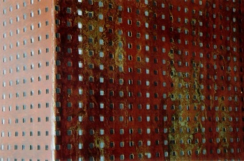 Farbspiel des Stahls